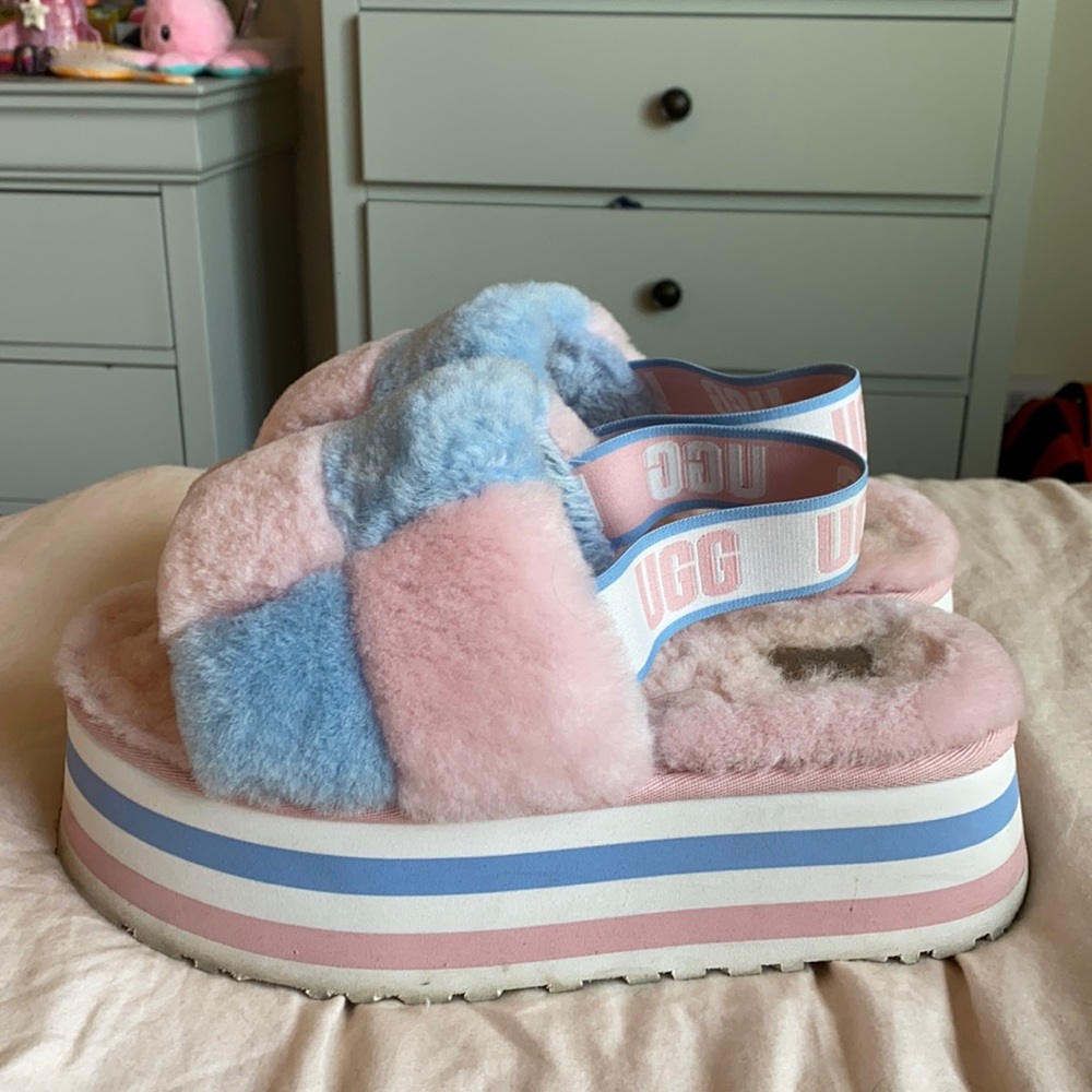 UGG Platform slides - lightly worn
